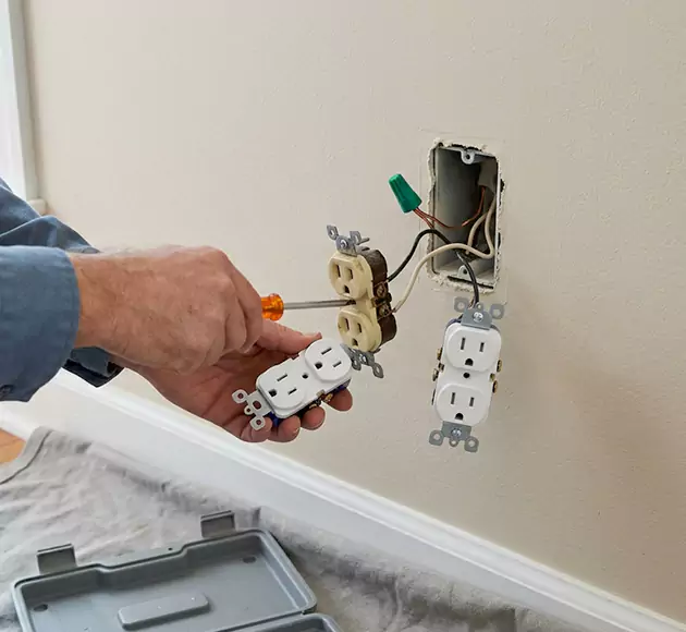 Professional Outlet Replacement: Your Local Swap-Out Team in Galloway, OH
